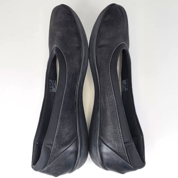 Clarks Cloudsteppers Ayla Low Black Flats Slip On Comfort Women’s 9 US - Picture 7 of 9
